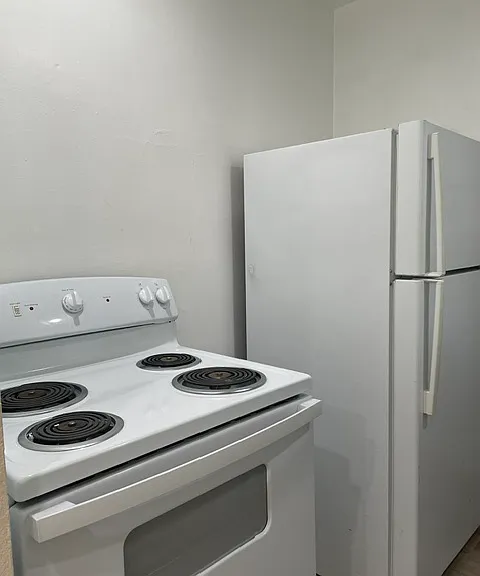 854 Chippendale St — Photo 1