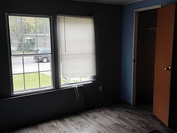 5th image of 116 Merritt Cir