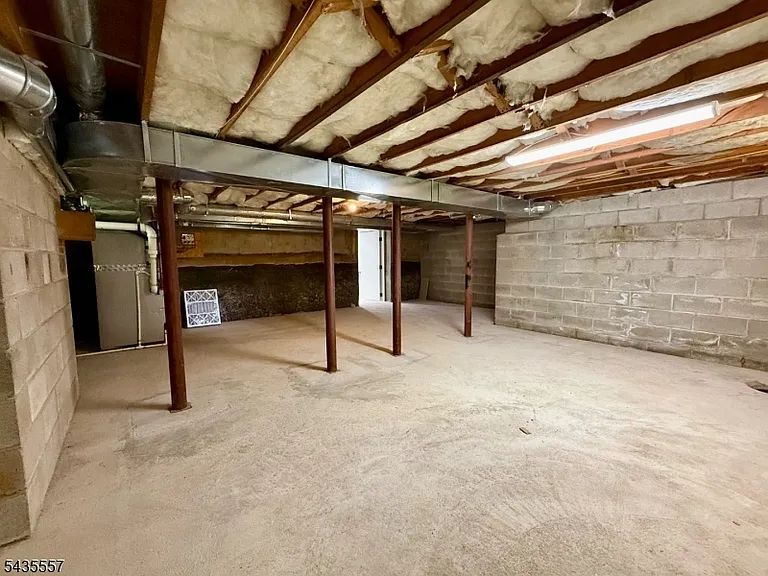 48 E Madison Ave — Photo 45