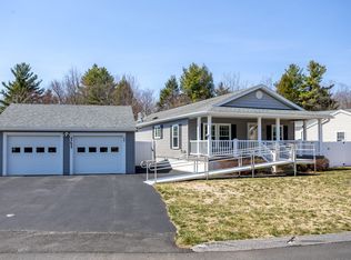 141 Opal Ln, Gardner, MA 01440