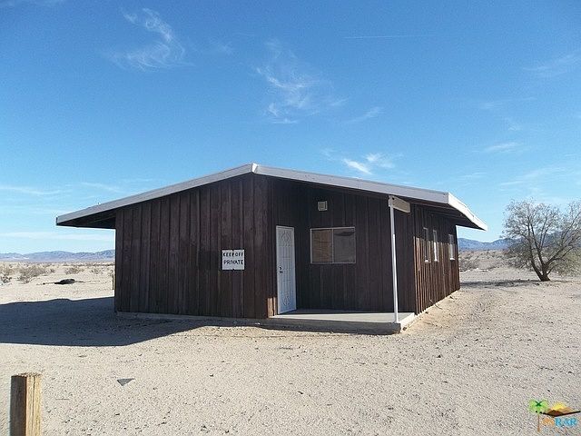 1st image of 83878 Mesa Dr
