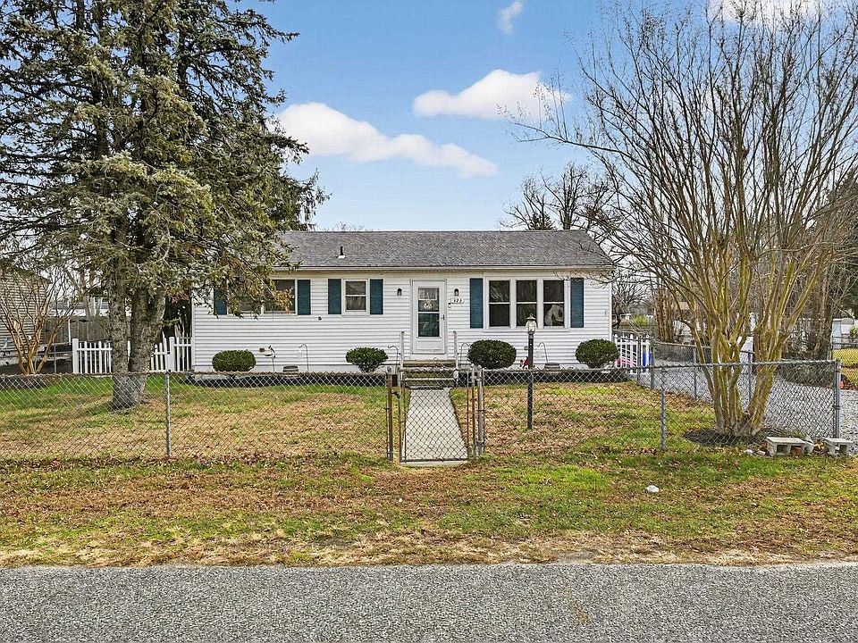 1st image of 323 Willow Dr
