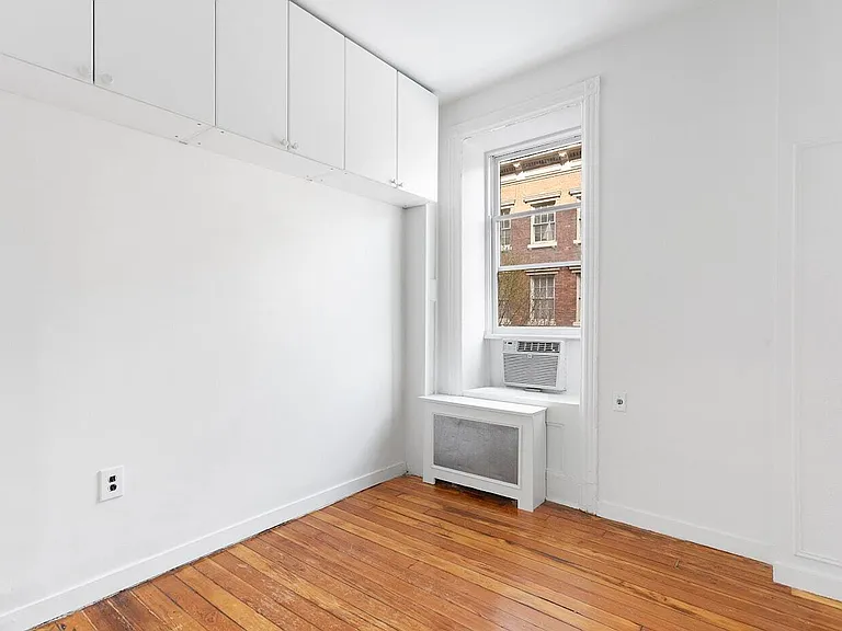 51 Bank St #3 — Photo 2