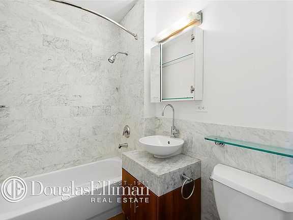 3rd image of 82 Beaver St APT 1003