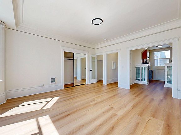 3rd image of 1047 Bush St #12