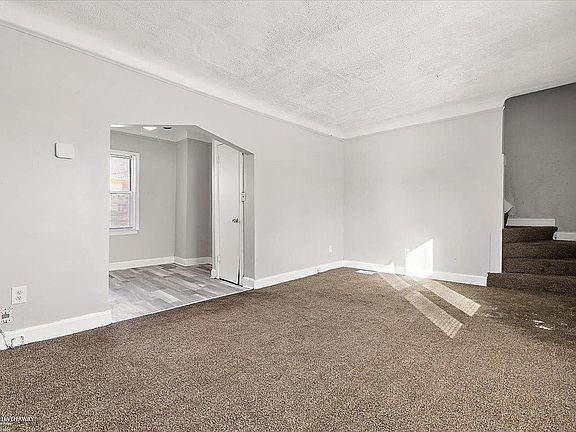 5th image of 20575 Dean St
