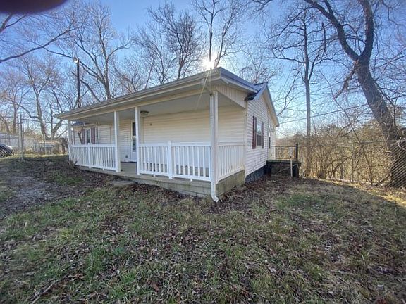4th image of 101 Railroad Dr