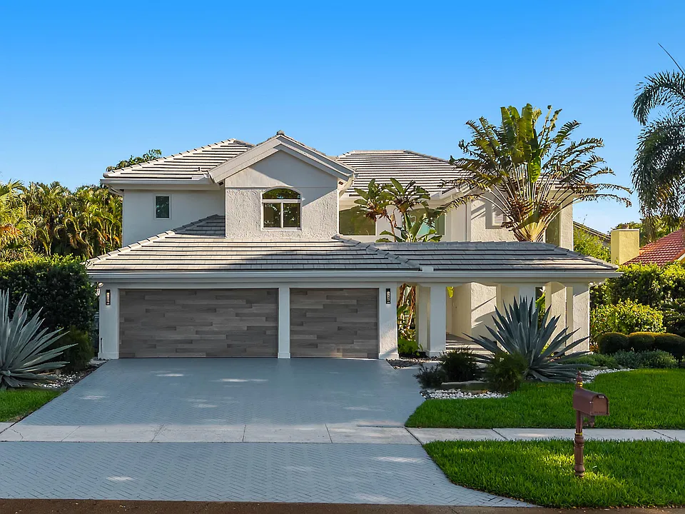 2646 NW 49th St