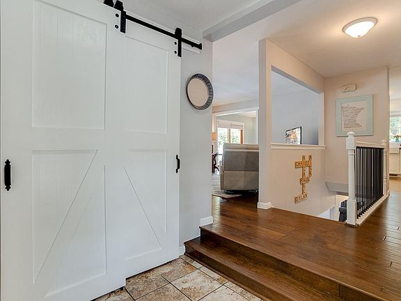 4th image of 14806 Southcross Ln