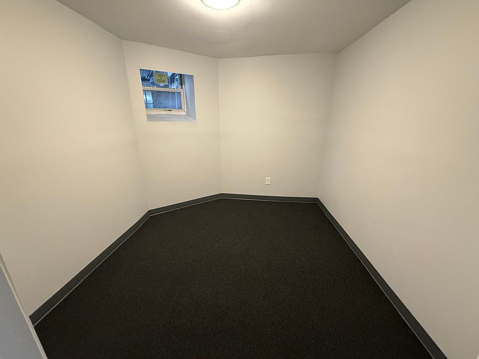 Den or 2nd bedroom