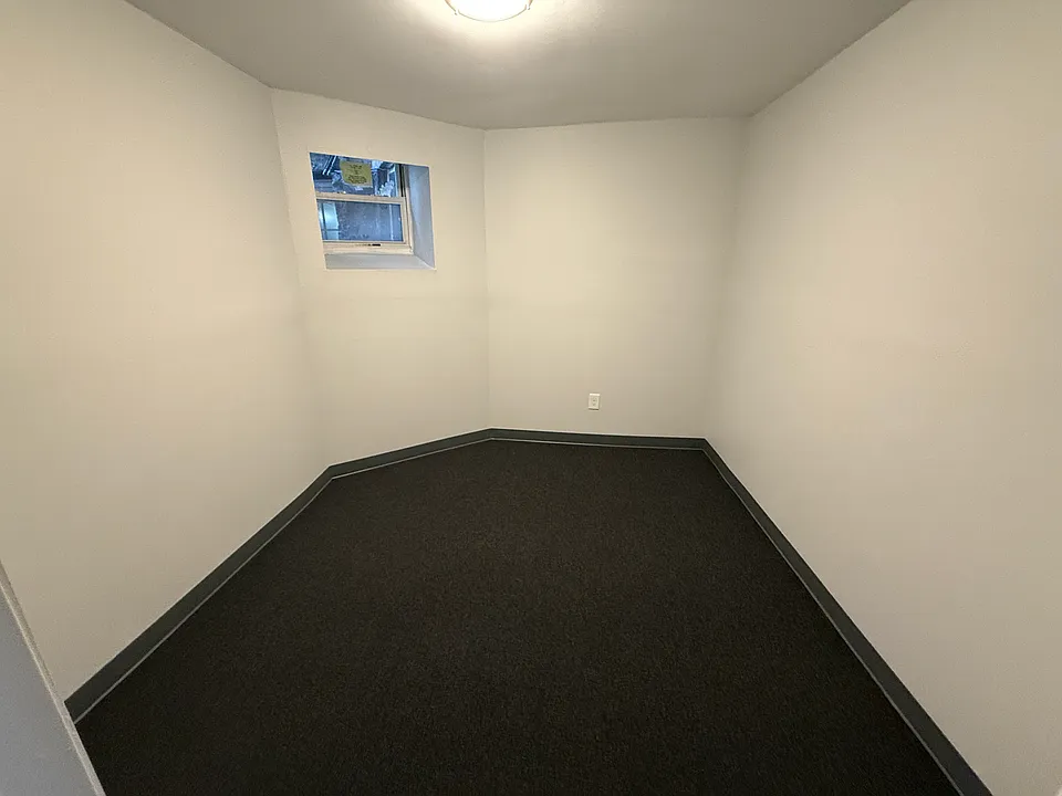 Den or 2nd bedroom