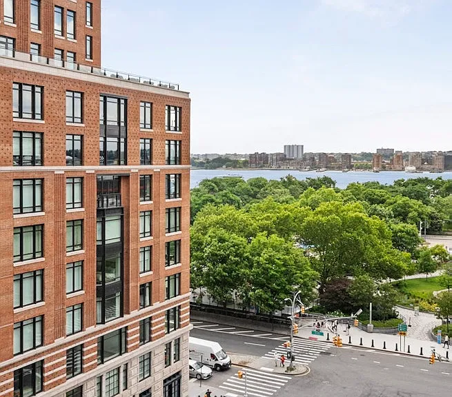 555 W 23rd St #S10L — Photo 3