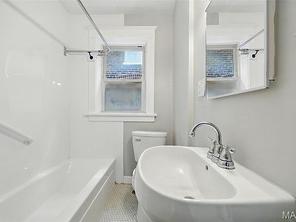 5th image of 5047 Chippewa St