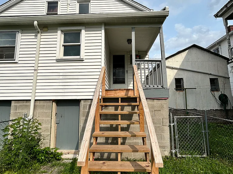 133 Springdale St — Photo 12