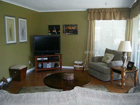 4th image of 1036 N Shore Dr NE Unit 2