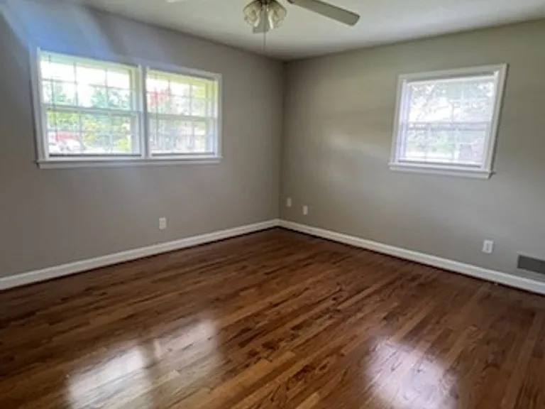 202 N Lakewood Dr — Photo 9