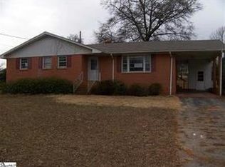 8 Sulphur Springs Dr, Greenville, SC 29617