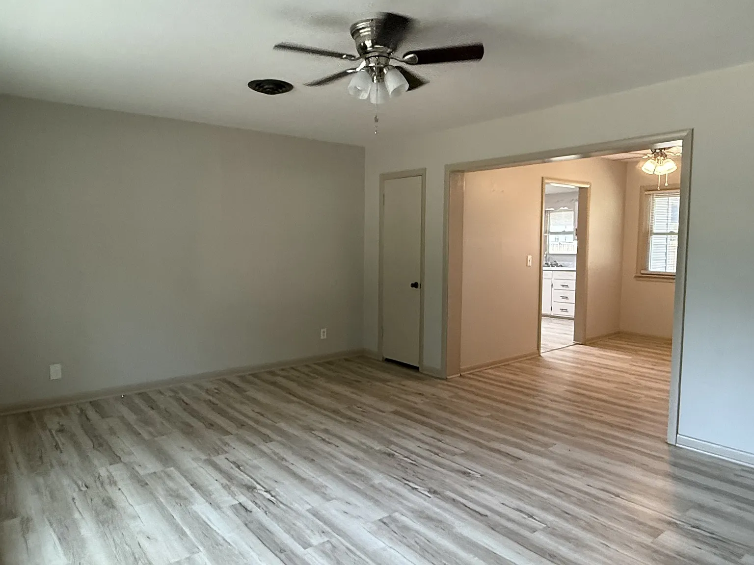 702 Smith Avenue - 1 — Photo 2