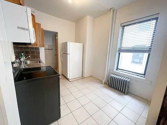 4th image of 3040 32nd St APT 7