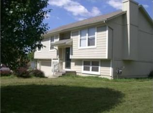 17420 S Benton Dr, Belton, MO 64012