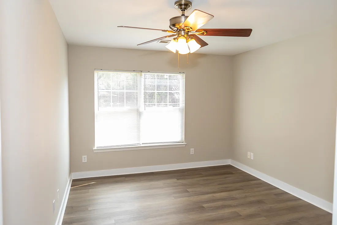 080-01: East Harper Ave Apartments - 210 - 50% — Photo 2