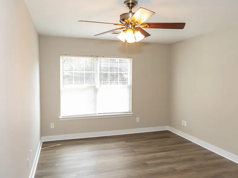 305 Todd St NW #210 — Photo 2