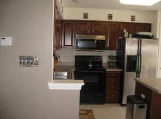 25 N Savanna Dr, Pottstown, PA 19465