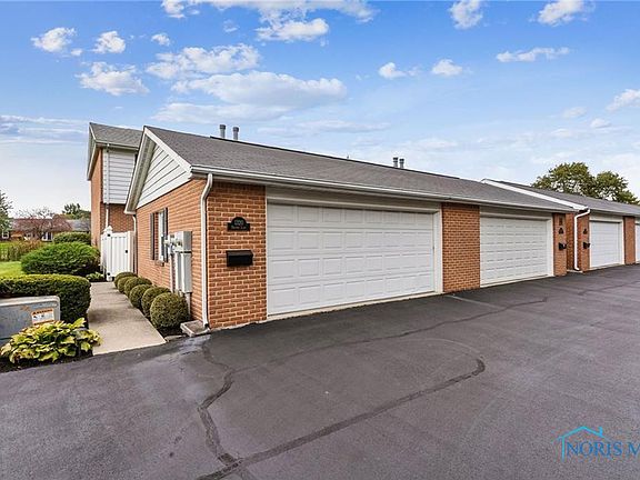 2nd image of 1320 Oxford Ln #36