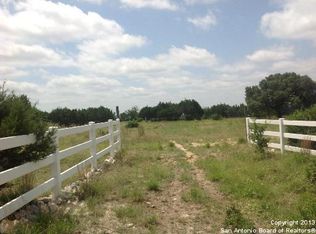 713 Kreutzberg Rd, Boerne, TX 78006