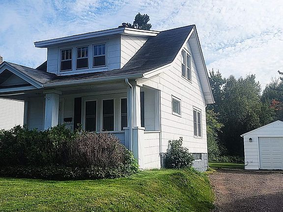 2nd image of 124 E Chisholm St