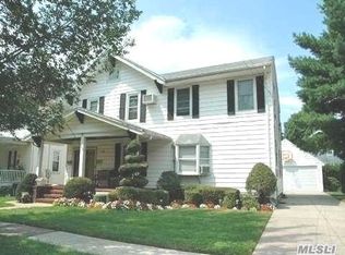 35 Elizabeth St #2, Floral Park, NY 11001