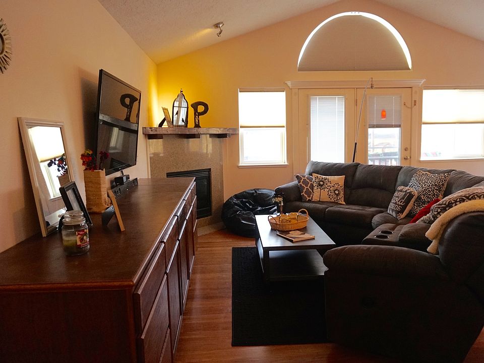 Living Room (Upstairs)