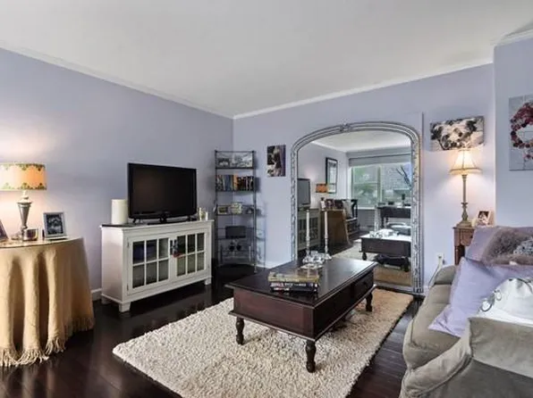 145 Pinckney St APT 712, Boston, MA 02114