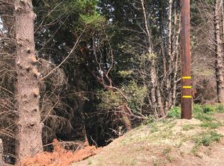 269 Cook Rd, Whitethorn, CA 95589