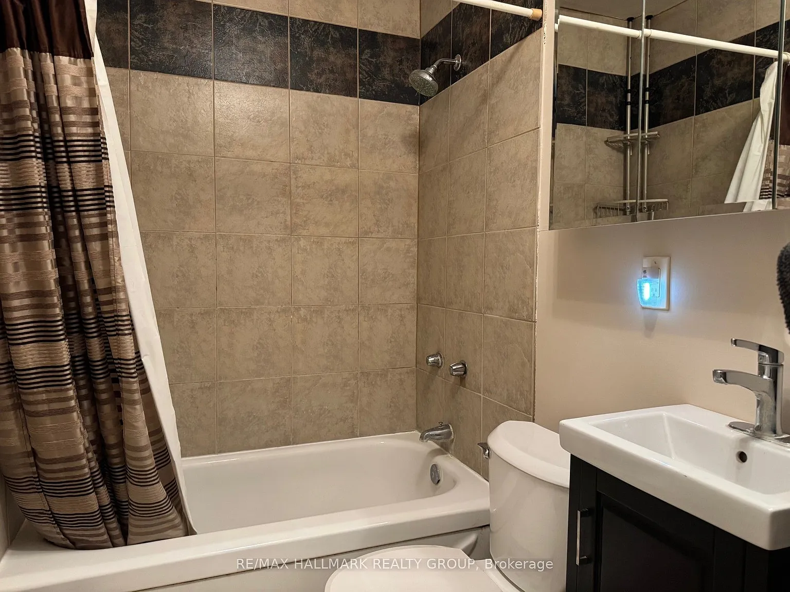 2 bed, $1,400 — Photo 3
