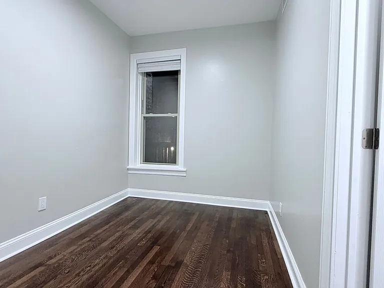 2411 W McLean Ave — Photo 8
