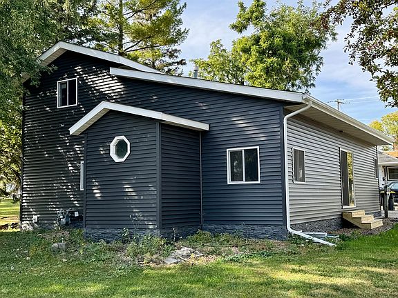 3rd image of 302 9th St S