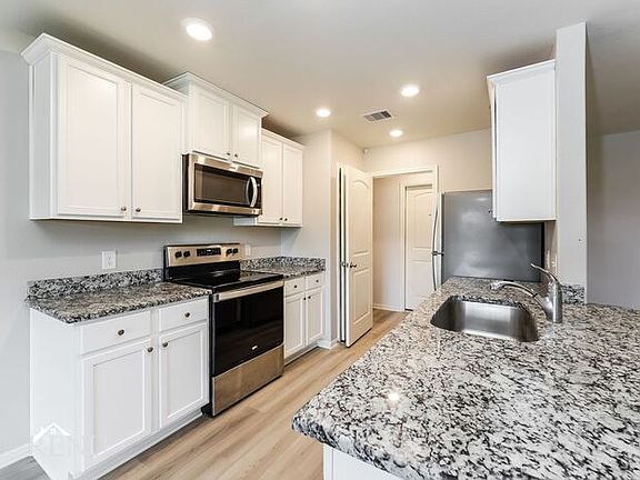 3rd image of 25397 Cypress Bend Dr