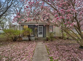 325 NE 3rd St, De Land, IL 61839