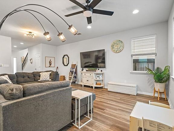 5th image of 1205 Devon Stetson Pl