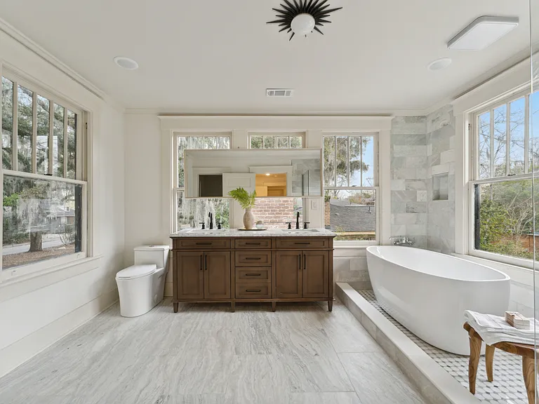 301 Washington Ave — Photo 24