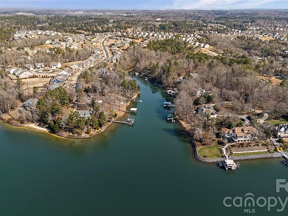 4th image of 16715 Harbor View Rd