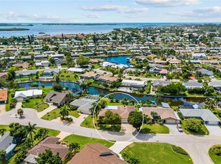 4612 Coral Lake Dr, Bradenton, FL 34210