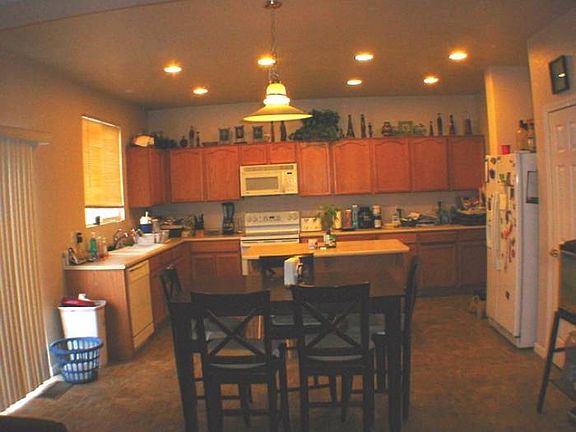 Spacious, Modern Kitchen