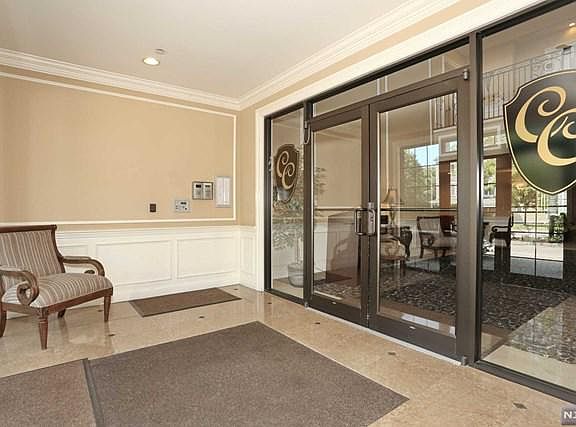 3rd image of 5 Tenakill Park Dr #102-1B
