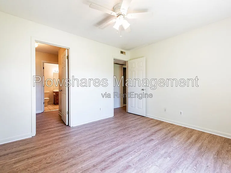 100 E Florence Ave #7 — Photo 9