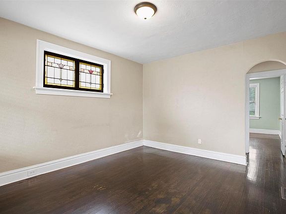 5th image of 6459 Bradley Ave