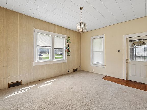 3rd image of 304 5th St