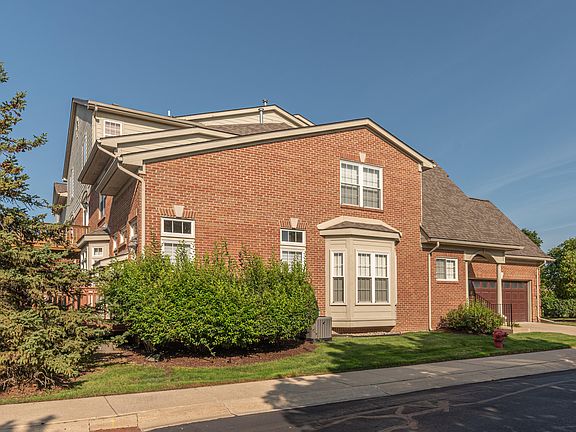 2nd image of 37621 Newburgh Park Cir