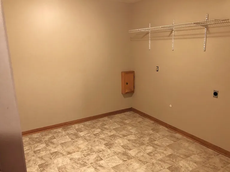 Large Laundry Room, lower level